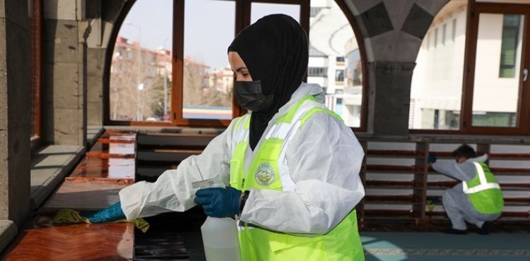 TALAS’IN CAMİLERİNDE RAMAZAN’A ÖZEL TEMİZLİK