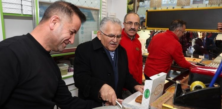 BAŞKAN BÜYÜKKILIÇ’A ESNAF VE VATANDAŞLARDAN SICAK VE SAMİMİ İLGİ