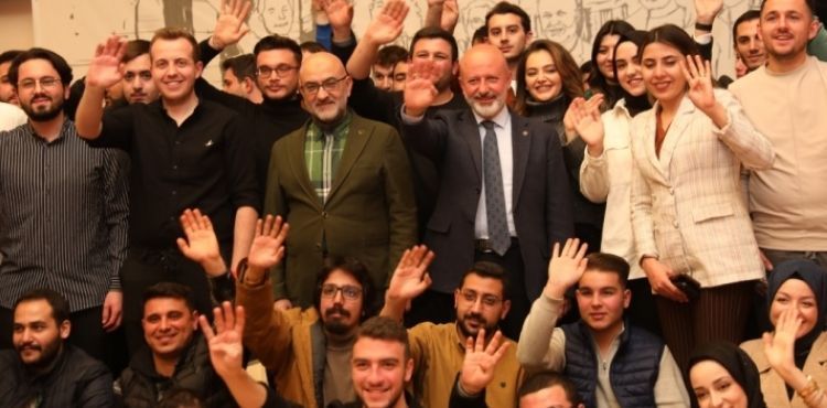 BAŞKAN ÇOLAKBAYRAKDAR, “GENÇLERİMİZ, DÜNYA’DA SES GETİRECEK ÇALIŞMALARA İMZA ATACAK!”