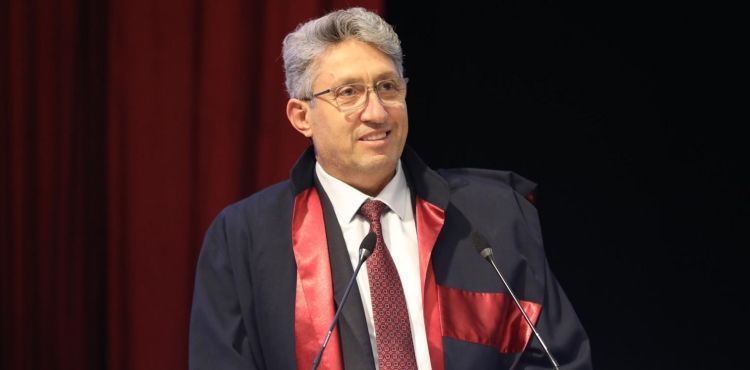 14 Mart Tıp Bayramı dolayısıyla Erciyes Kültür Merkezi’nde tören düzenlendi