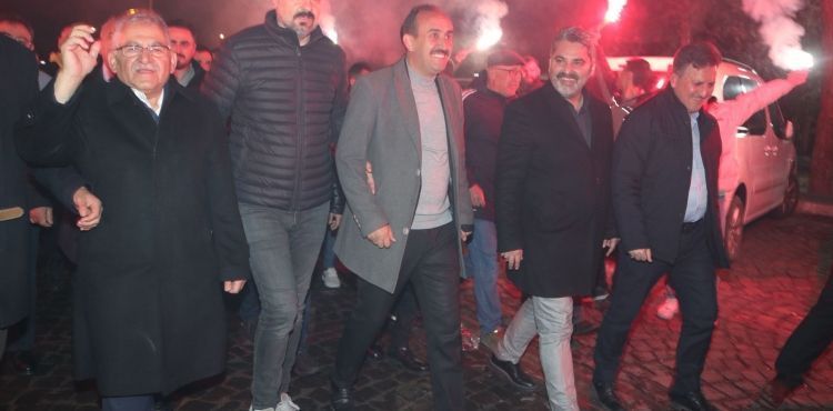 “Gölgemizde geçinenler nerede”