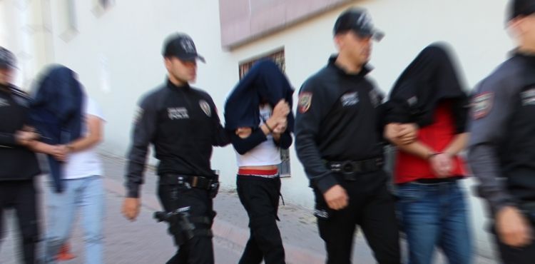 ‘Yılanlar Grubu’ silahlı organize suç örgütü mensubu 13 şahıs tutuklandı