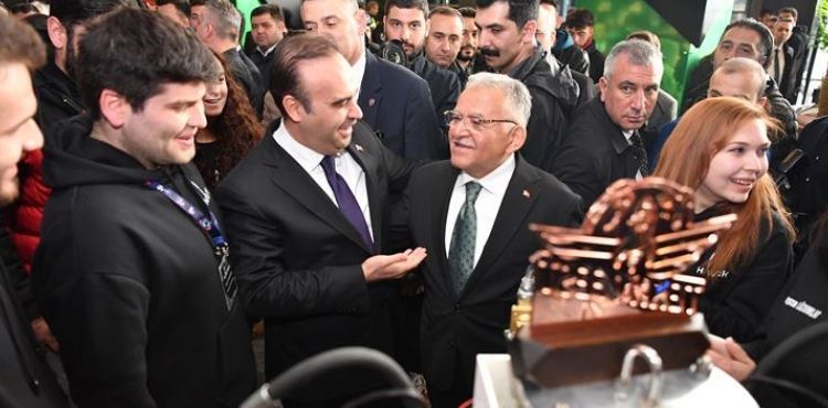 BAKAN KACIR’DAN BAŞKAN BÜYÜKKILIÇ’A “ALPER GEZERAVCI” TEŞEKKÜRÜ