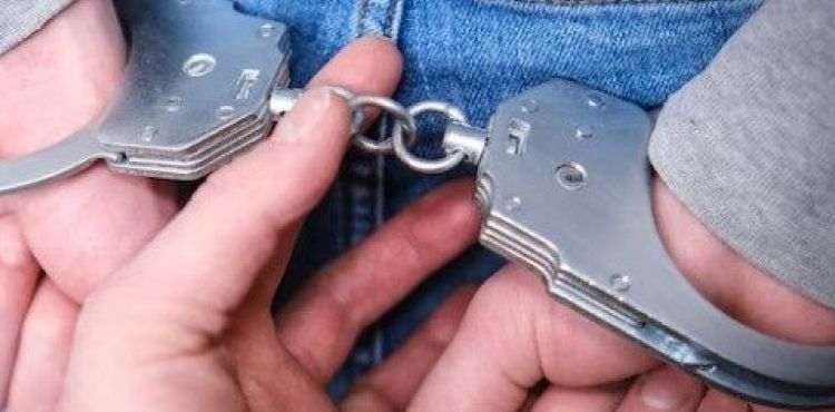 Kendini polis olarak tanıtıp yaşlı adamı dolandıran kişi tutuklandı