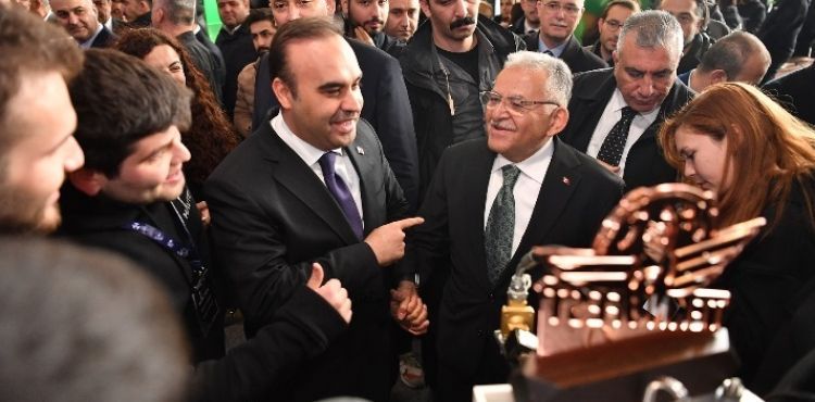 GENÇ DOSTU BAŞKANDAN TEKNOFEST KUŞAĞINA “TEKNOLOJİ HANGARI” PROJESİ