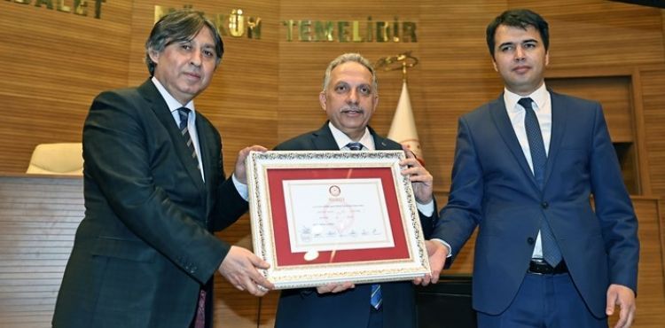 BAŞKAN YALÇIN MAZBATASINI ALDI