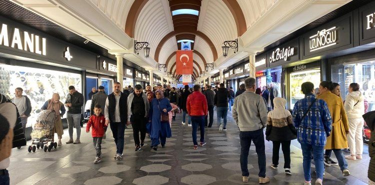 Çarşıda Bayram yoğunluğu