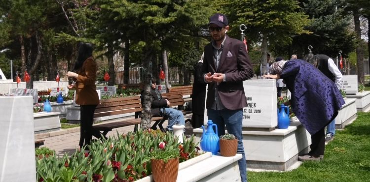 Bayramda Şehitler dualarla yad edildi