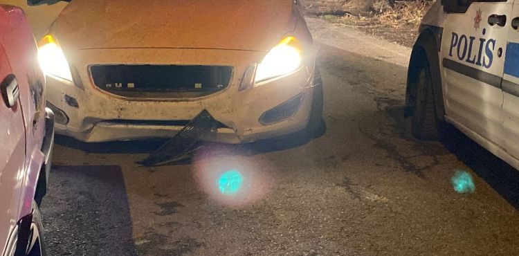 Polisin 'dur' ihtarına uymayan alkollü sürücünün aracı kovalamaca sonucu yakalandı