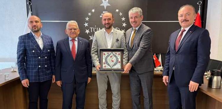 BÜYÜKKILIÇ’TAN TÜMSİAD KAYSERİ ŞUBESİ’NE BAYRAM ZİYARETİ