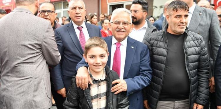 BÜYÜKKILIÇ, MHP KAYSERİ İL TEŞKİLATI ÜYELERİ İLE BAYRAMLAŞTI