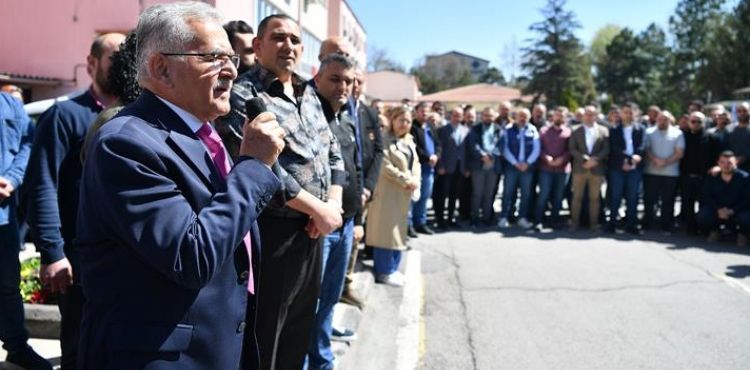 PERSONELİYLE BAYRAMLAŞAN BAŞKAN BÜYÜKKILIÇ: “HİZMET ETMEYE DEVAM”