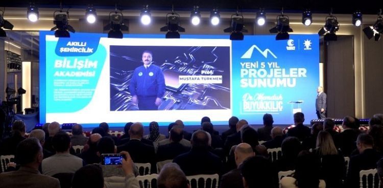 BAŞKAN BÜYÜKKILIÇ’TAN “BİLİŞİM AKADEMİSİ” PROJESİ