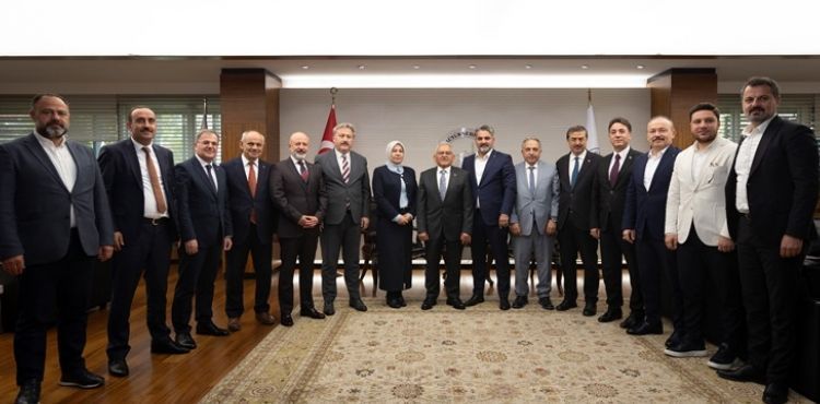 BAŞKAN BÜYÜKKILIÇ’A AK PARTİ İL YÖNETİMİ VE BELEDİYE BAŞKANLARINDAN ZİYARET