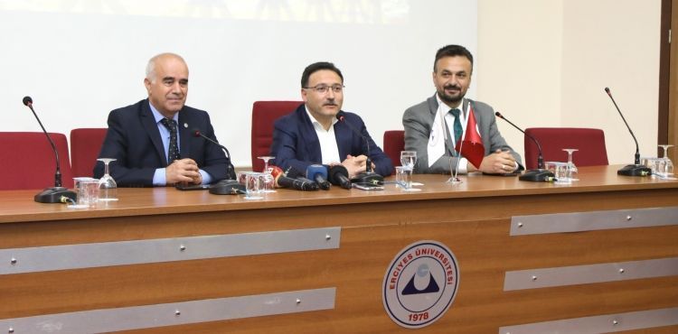 Vali Gökmen Çiçek Turizm Haftası’nı, ERÜ Turizm Fakültesi Öğrencileriyle Kutladı
