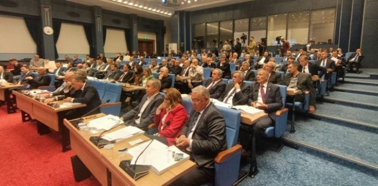 CHP Grup Başkan Vekili Özer: “Kayseri Büyükşehir Belediyesi’nin 4 milyar lira borcu var”