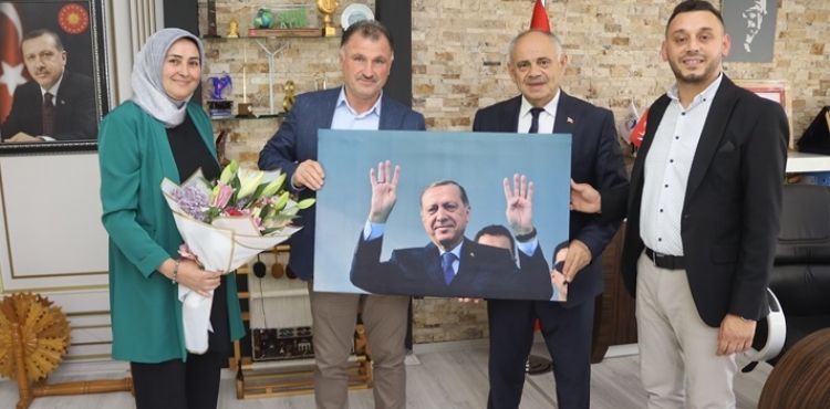 AK PARTİ İLÇE TEŞKİLATINDAN BAŞKAN ÖZTÜRK’E ZİYARET