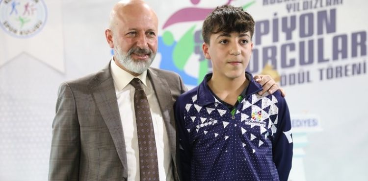 BAŞKAN ÇOLAKBAYRAKDAR, “SPORCULARIMIZLA DÜNYA ŞAMPİYONLUKLARINA YELKEN AÇIYORUZ!”