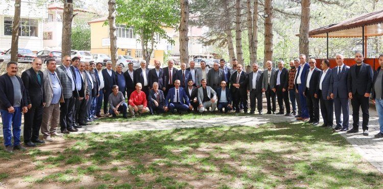 MUHTARLARDAN BAŞKAN ÖZTÜRK’E HAYIRLI OLSUN ZİYARETİ