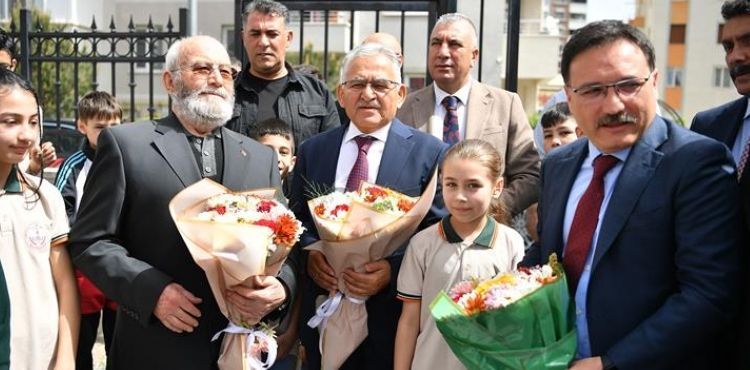 BAŞKAN BÜYÜKKILIÇ, ÇOCUKLARIN BAYRAM COŞKUSUNA ORTAK OLDU