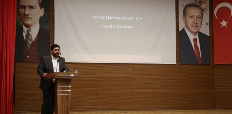 MELİKGAZİ BELEDİYESİ DİJİTAL YAŞAM VE İLETİŞİM KONULU BİR EĞİTİM VERDİ