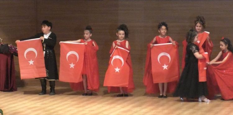 Öğrencilerden ‘Milli Egemenlik’ temalı şenlik