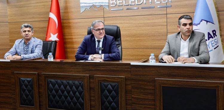 BAŞKAN ÖZDOĞAN MUHTARLARLA İSTİŞARE TOPLANTISI YAPTI