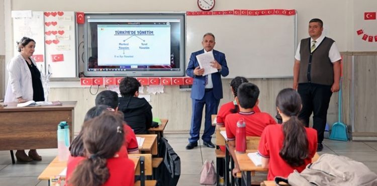 BAŞKAN YALÇIN'DAN “TÜRKİYE'DE YÖNETİM” DERSİ