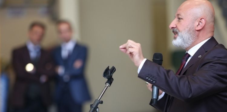 BAŞKAN ÇOLAKBAYRAKDAR, “BELEDİYEDE, HER BİR ÇALIŞANIN SENDİKASI, ‘AHMET ÇOLAKBAYRAKDAR’DİR”