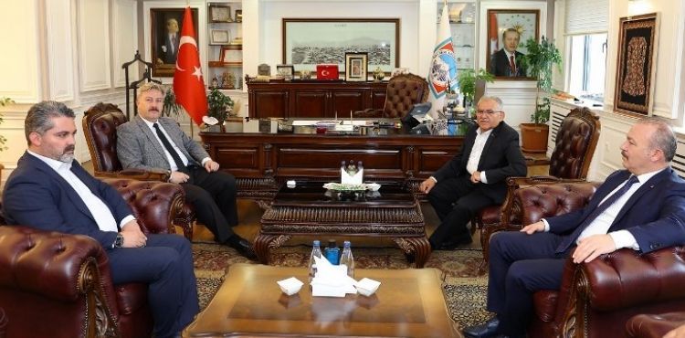 BÜYÜKŞEHİR BELEDİYE BAŞKANI DR. MEMDUH BÜYÜKKILIÇ VE AK PARTİ İL BAŞKANI FATİH ÜZÜM’DEN BAŞKAN PALANCIOĞLU’NA HAYIRLI OLSUN ZİYARETİ