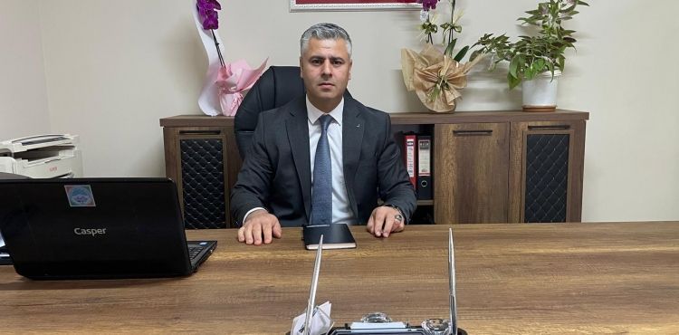 Muhtar, 5 yıllık maaşını öğrencilere bağışladı
