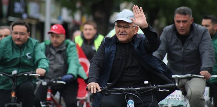 BÜYÜKŞEHİR’İN 11. YEŞİLAY BİSİKLET TURU’NA YOĞUN İLGİ