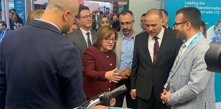 AUS ZİRVESİ’NDE “KAYBİS” İLGİ ODAĞI OLDU