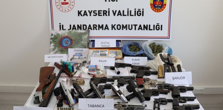 33 adreste yapılan operasyonda 30 şüpheli şahıs yakalandı