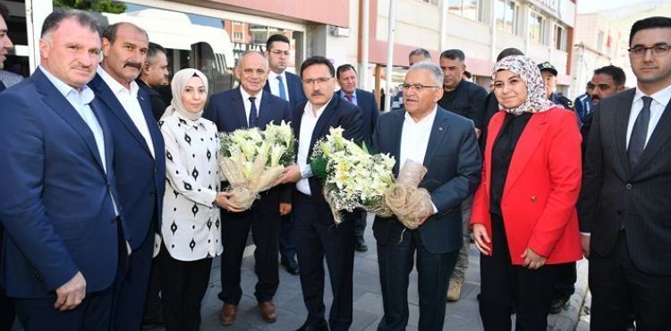 YAHYALI İLÇE SAKİNLERİ, VALİ ÇİÇEK VE BAŞKAN BÜYÜKKILIÇ’I BAĞRINA BASTI