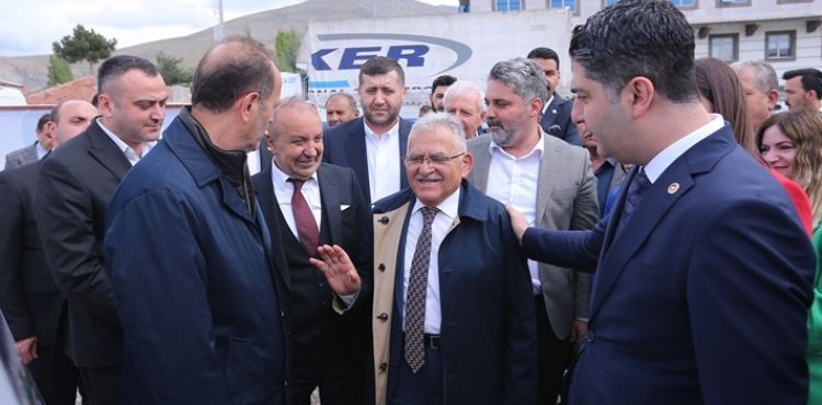 BAŞKAN BÜYÜKKILIÇ, PINARBAŞI TERMİNAL VE TİCARET BİNASI PROJESİ’Nİ YERİNDE İNCELEDİ