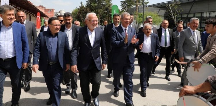 27. Çiftçi Meclisi 15 Temmuz Şehitleri Konferans Salonu’nda gerçekleştirildi…