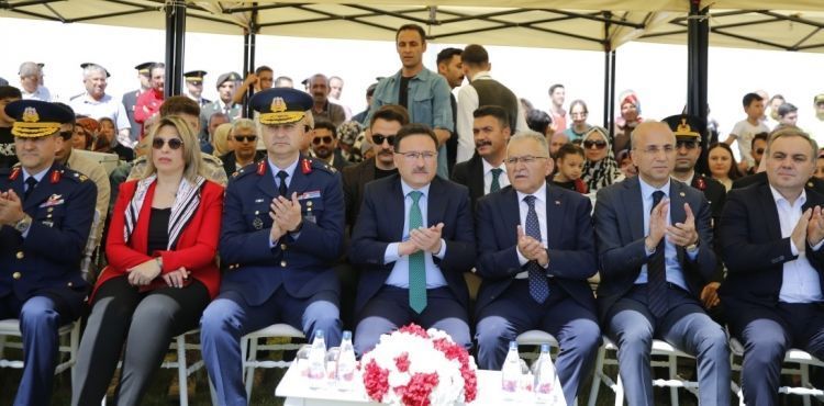 19 Mayıs Gençlik ve Spor Bayramı kapsamında fener alayı yürüyüşü düzenlendi