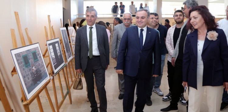 ERÜ Rektörlük Güzel Sanatlar Bölümü’nden Resim Şöleni!