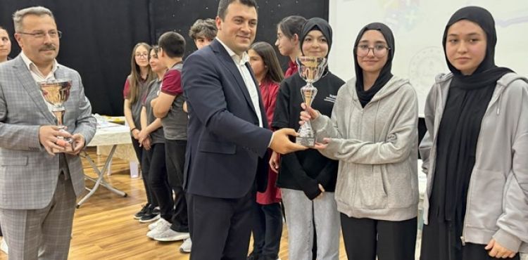 HACILAR'DA ORTAOKULLAR ARASI BİLGİ YARIŞMASI YAPILDI