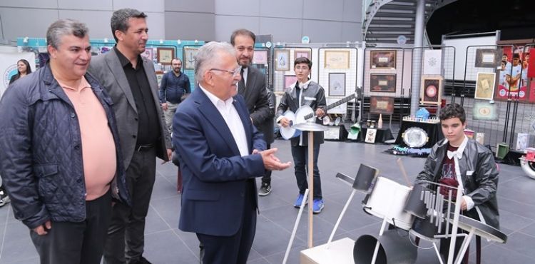 KAYSERİ’NİN 6’NCI ÜNİVERSİTESİ KAYMEK’TEN COŞKULU YIL SONU PROGRAMI