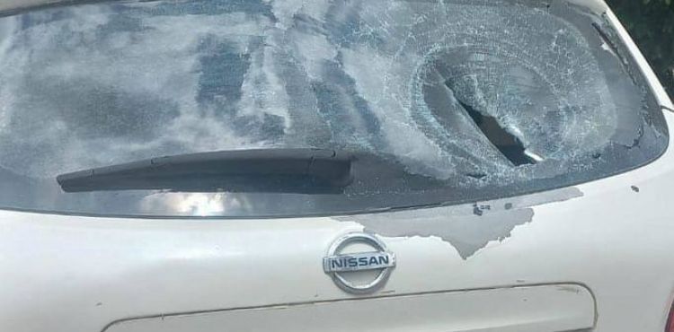 Öğretmen ders esnasında darp edilip aracına zarar verildi