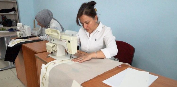 OSMANLI’NIN İNCE SANATI MARAŞ İŞİ, MELMEK KURSLARIYLA YAŞATILIYOR