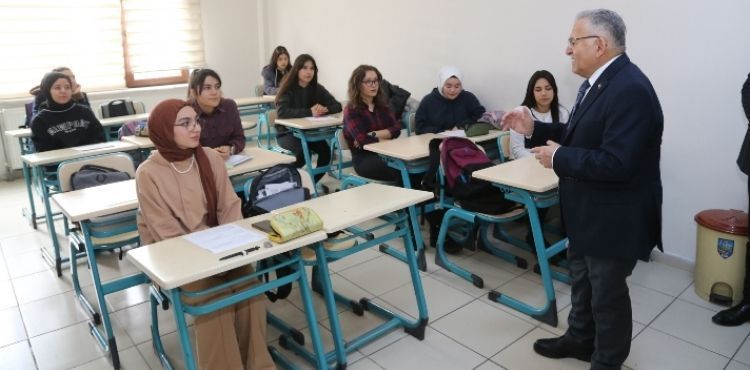 BÜYÜKŞEHİR’DEN YKS ÖĞRENCİLERİNE “ÜCRETSİZ ULAŞIM”