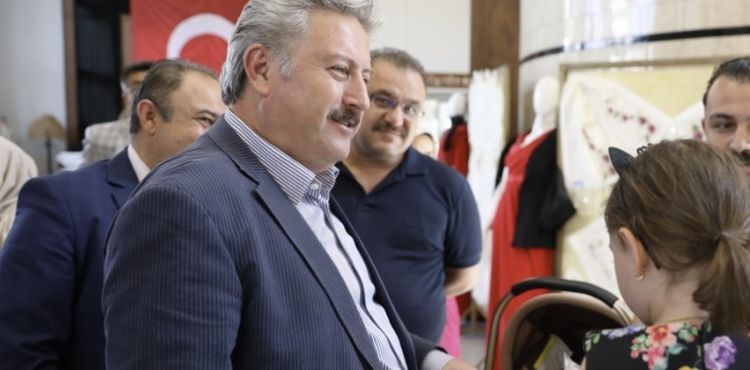 BAŞKAN PALANCIOĞLU: “SANAT HER ŞEYİ GÜZELLEŞTİRİR.”
