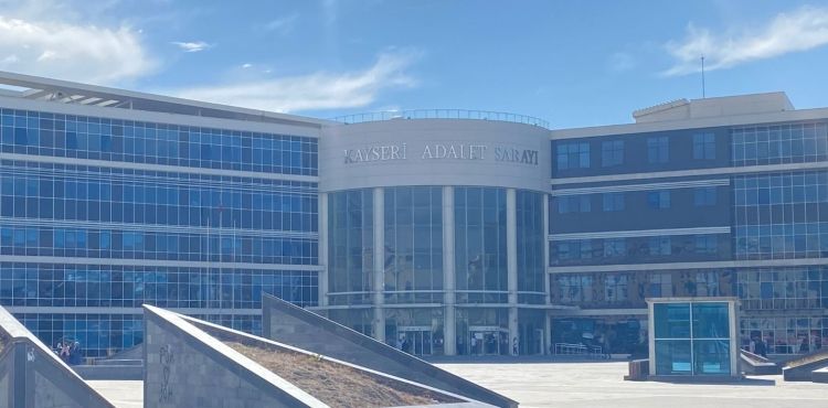 Cinsel saldırıda bulunduğu iddiasıyla akrabasını öldüren S.A.’nın yargılanmasına devam edildi