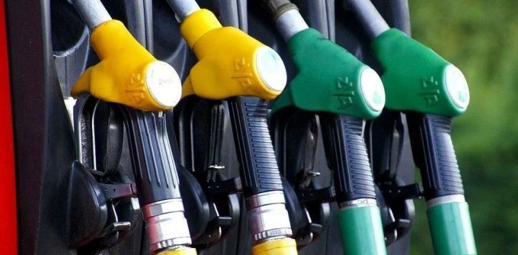 Benzin ve motorine zam bekleniyor