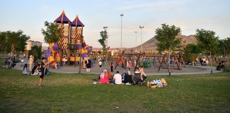 Büyükşehir’in Recep Tayyip Erdoğan Millet Bahçesi Kurban Bayramı’nda Da Vatandaşların İlk Tercihi Oldu