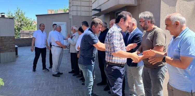 GÖNÜLLÜ KURULUŞLAR MEMUR SEN DE BAYRAMLAŞTI