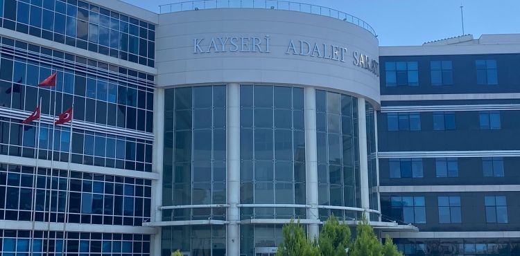 Uyuşturucu ticareti suçuyla yargılanan sanık: İftira attılar